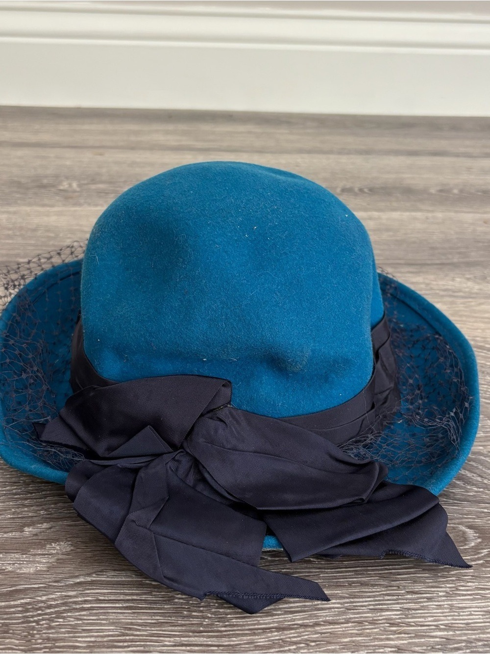 Vintage Geo W Bollman Peachfelt 100% Wool Teal Blue Hat Navy Bow Veil Made USA